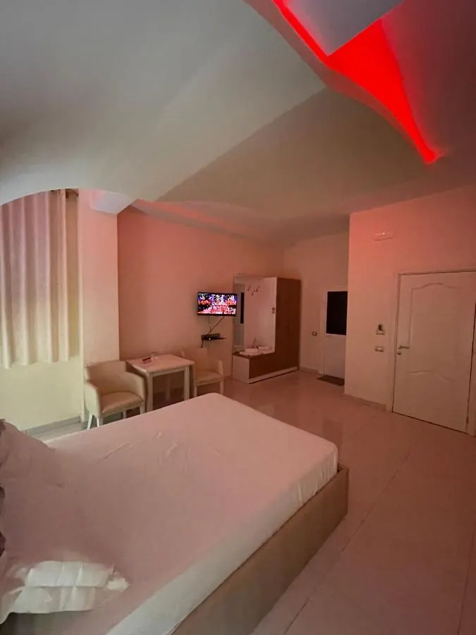 Hotel Gjyshi 3*, Qerek
